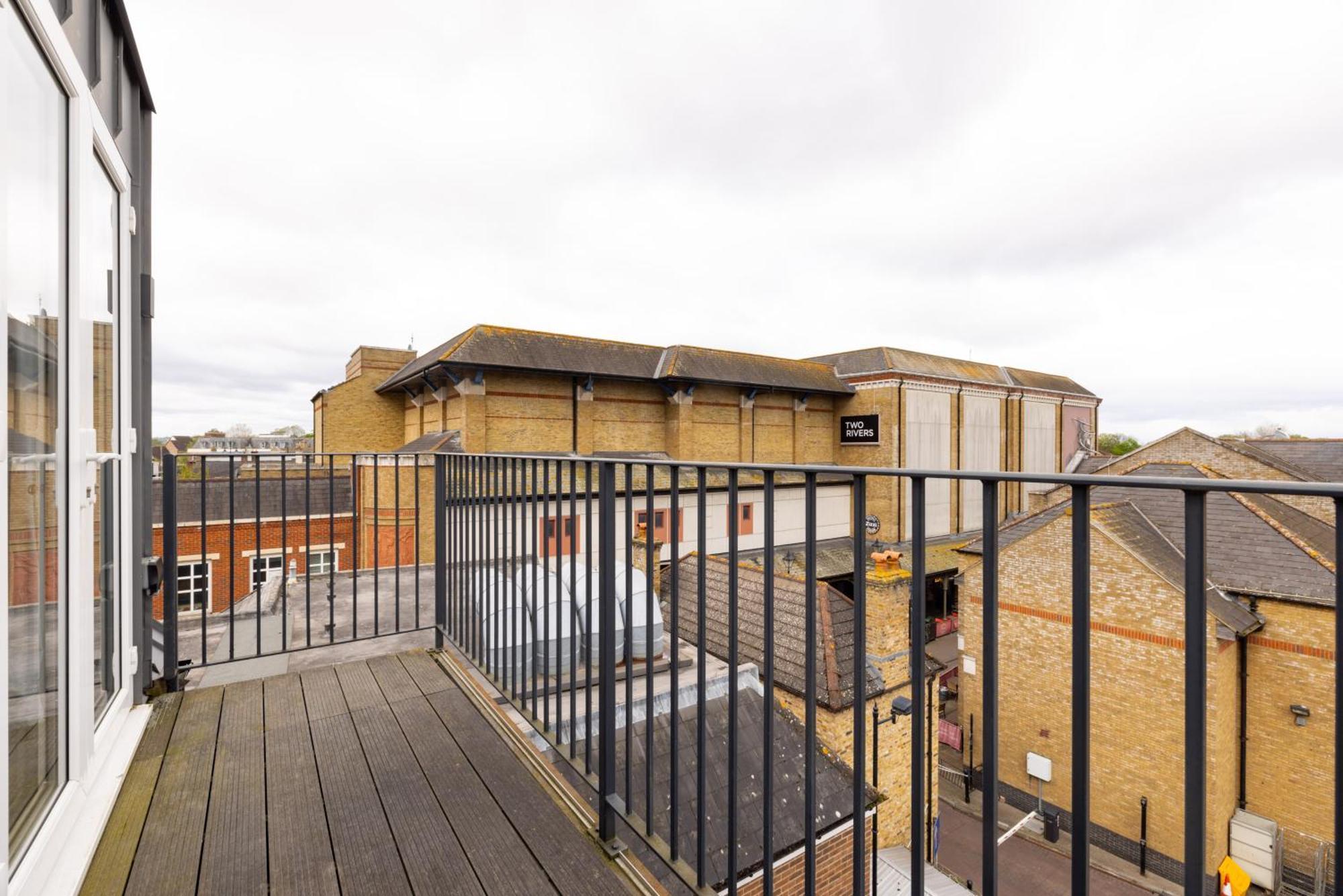 Ferienwohnung Charles Hope Staines Centre Exterior foto